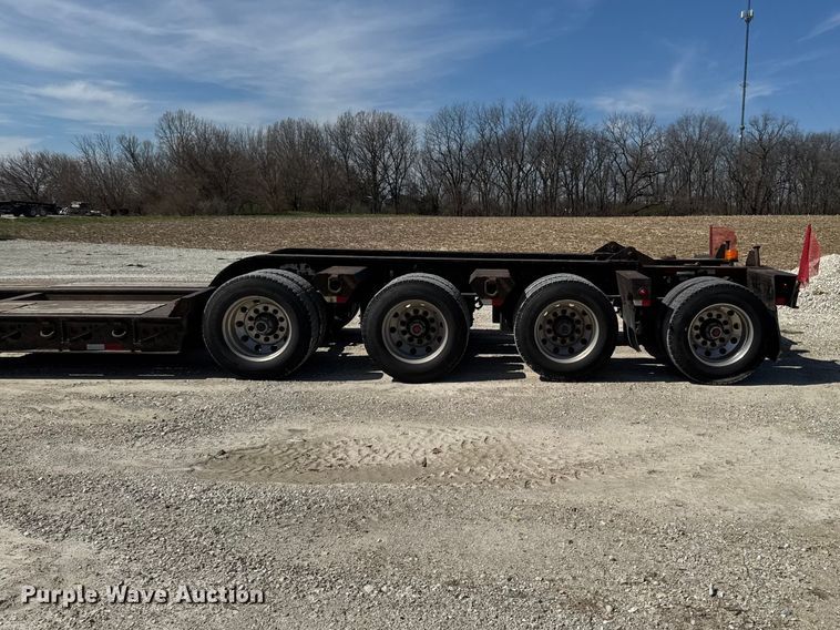 image for item EQ5024 2009 Fountain Magnitude 55H 26 lowboy equipment trailer