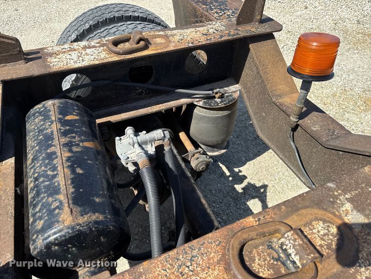 image for item EQ5024 2009 Fountain Magnitude 55H 26 lowboy equipment trailer