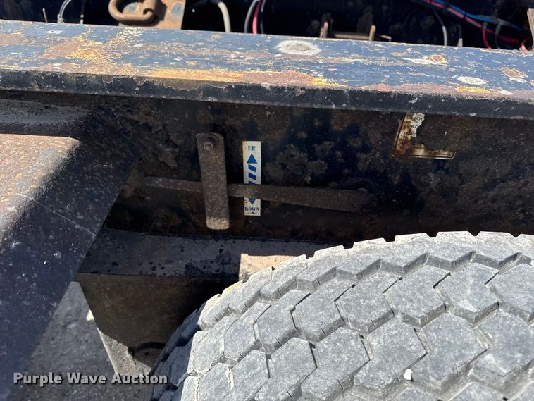 image for item EQ5024 2009 Fountain Magnitude 55H 26 lowboy equipment trailer