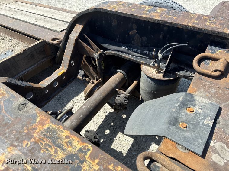 image for item EQ5024 2009 Fountain Magnitude 55H 26 lowboy equipment trailer