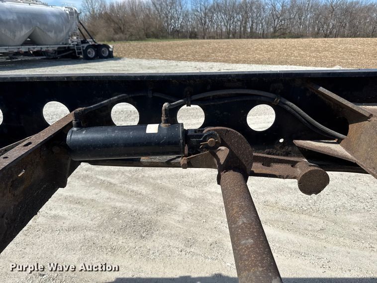 image for item EQ5024 2009 Fountain Magnitude 55H 26 lowboy equipment trailer