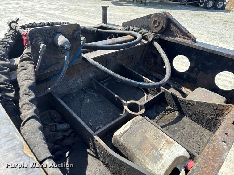 image for item EQ5024 2009 Fountain Magnitude 55H 26 lowboy equipment trailer