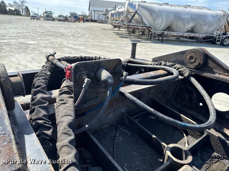 image for item EQ5024 2009 Fountain Magnitude 55H 26 lowboy equipment trailer