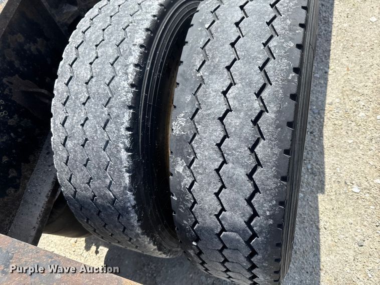 image for item EQ5024 2009 Fountain Magnitude 55H 26 lowboy equipment trailer