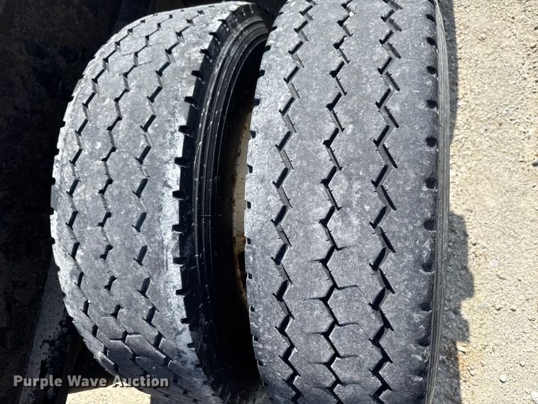 image for item EQ5024 2009 Fountain Magnitude 55H 26 lowboy equipment trailer