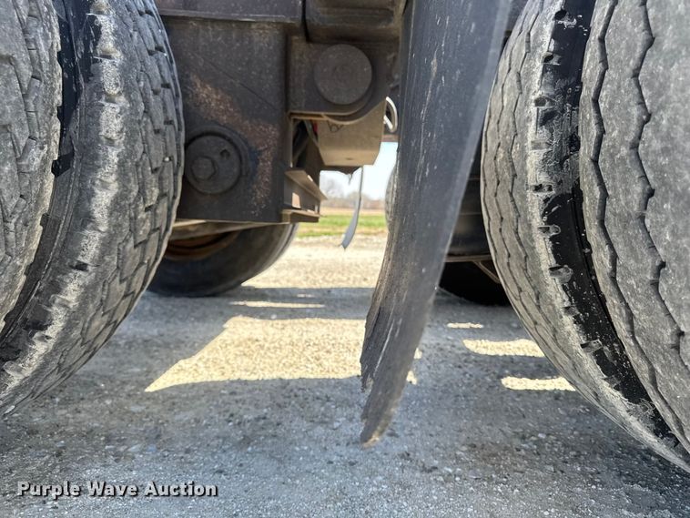 image for item EQ5024 2009 Fountain Magnitude 55H 26 lowboy equipment trailer