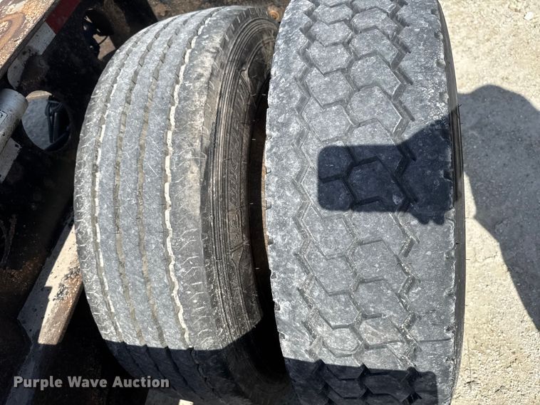 image for item EQ5024 2009 Fountain Magnitude 55H 26 lowboy equipment trailer