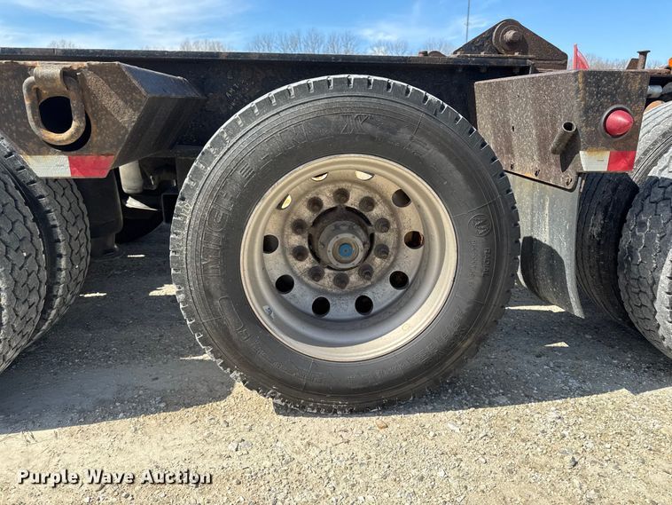 image for item EQ5024 2009 Fountain Magnitude 55H 26 lowboy equipment trailer