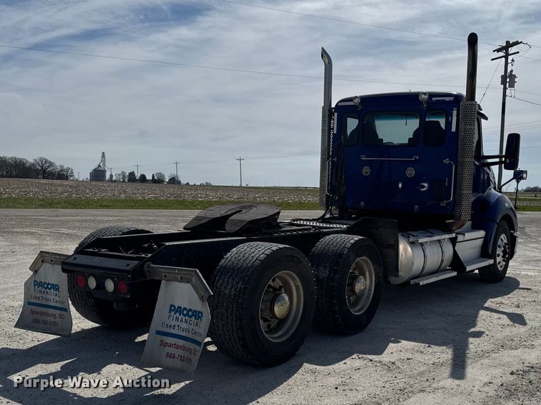 image for item EQ5025 2019 Kenworth T680 semi truck