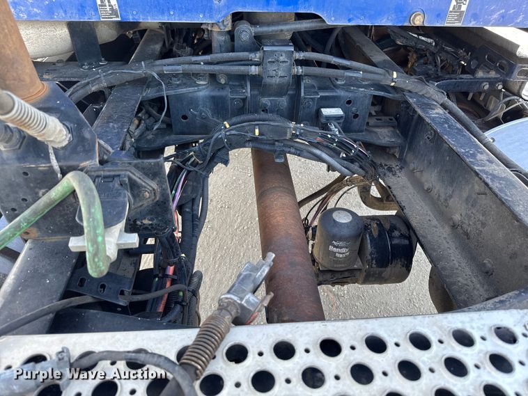 image for item EQ5025 2019 Kenworth T680 semi truck