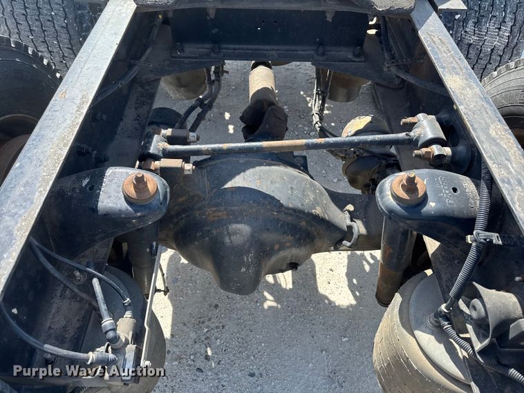 image for item EQ5025 2019 Kenworth T680 semi truck