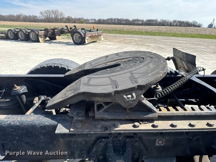 image for item EQ5025 2019 Kenworth T680 semi truck