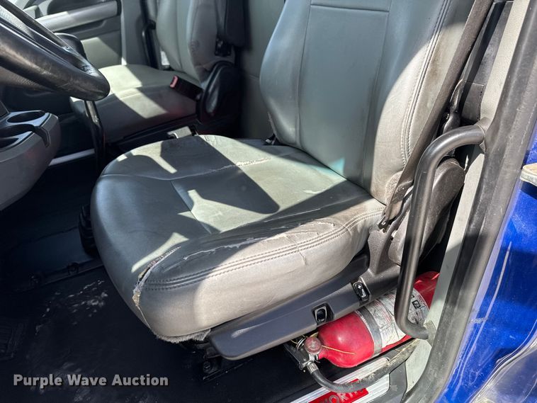 image for item EQ5025 2019 Kenworth T680 semi truck