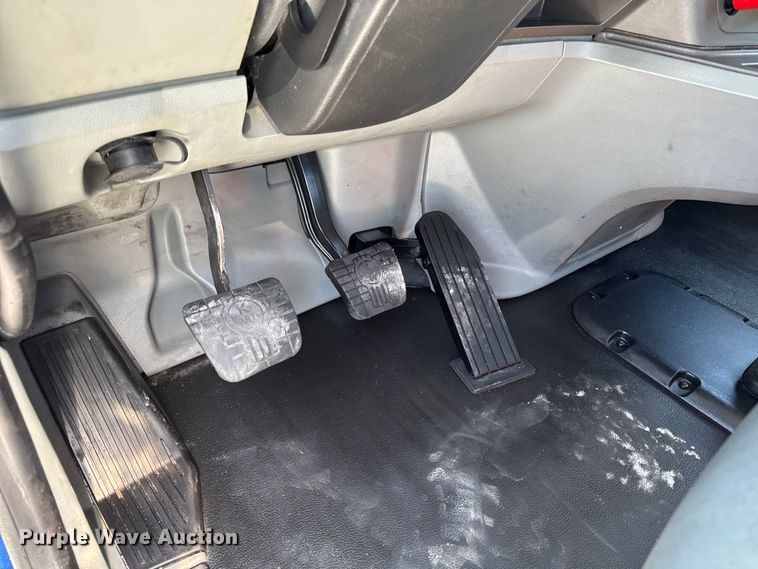 image for item EQ5025 2019 Kenworth T680 semi truck