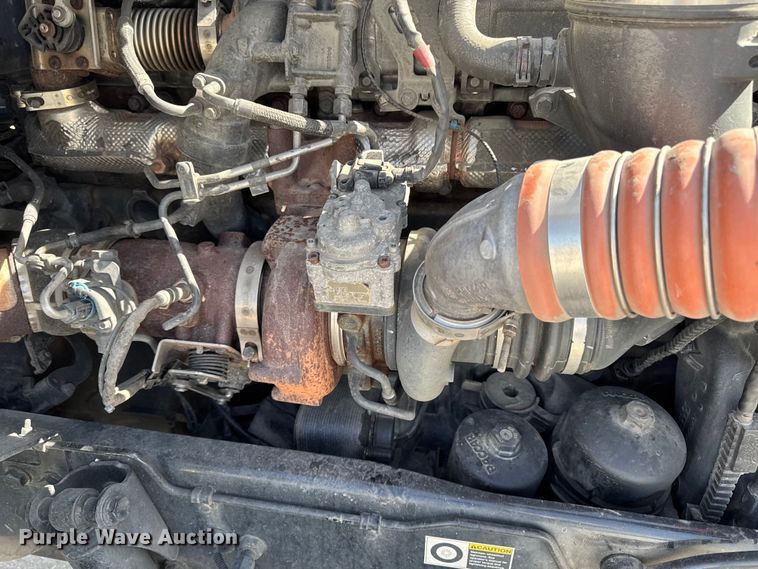 image for item EQ5025 2019 Kenworth T680 semi truck