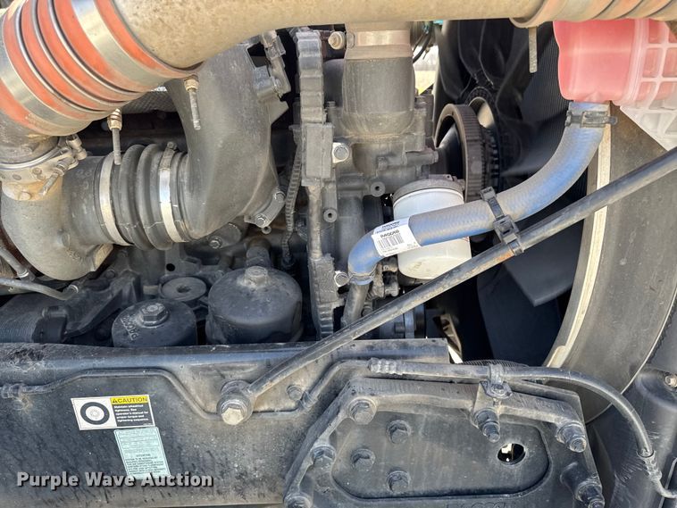 image for item EQ5025 2019 Kenworth T680 semi truck