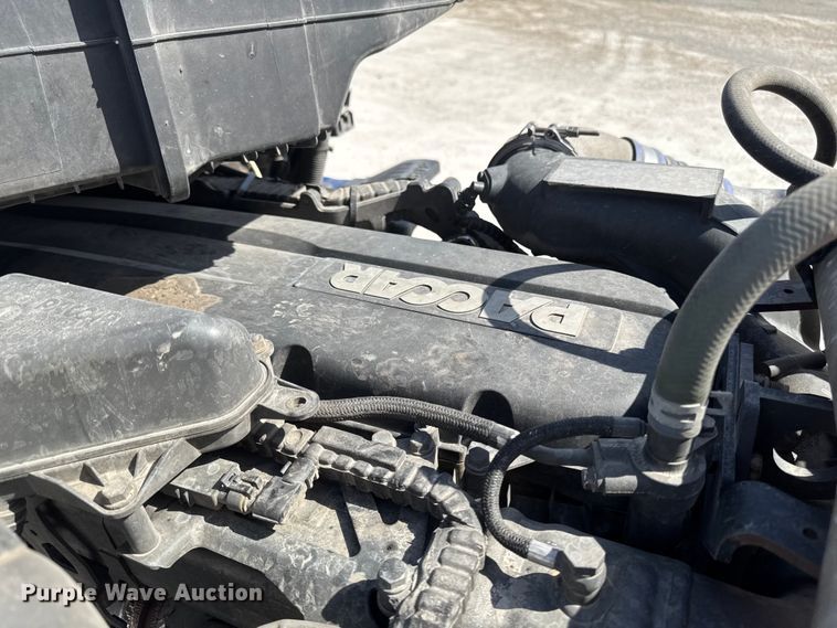 image for item EQ5025 2019 Kenworth T680 semi truck