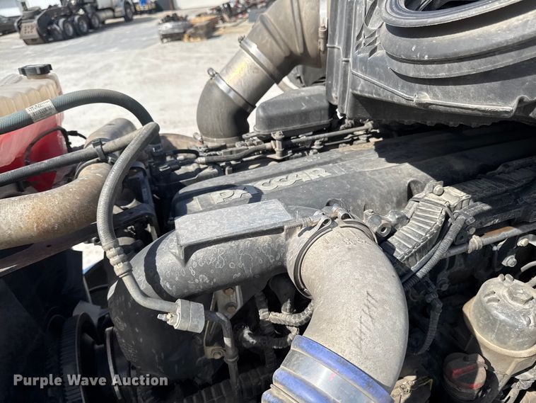 image for item EQ5025 2019 Kenworth T680 semi truck