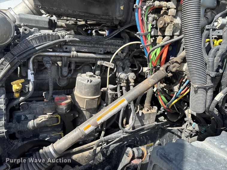 image for item EQ5025 2019 Kenworth T680 semi truck