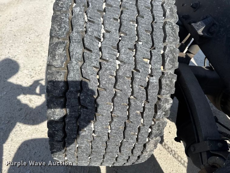 image for item EQ5025 2019 Kenworth T680 semi truck