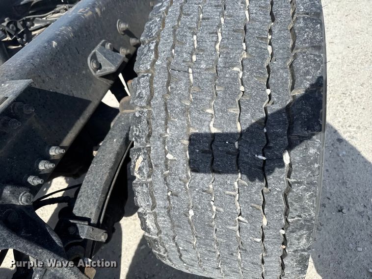 image for item EQ5025 2019 Kenworth T680 semi truck