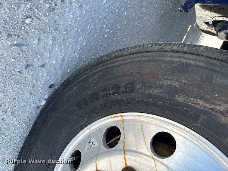 image for item EQ5025 2019 Kenworth T680 semi truck