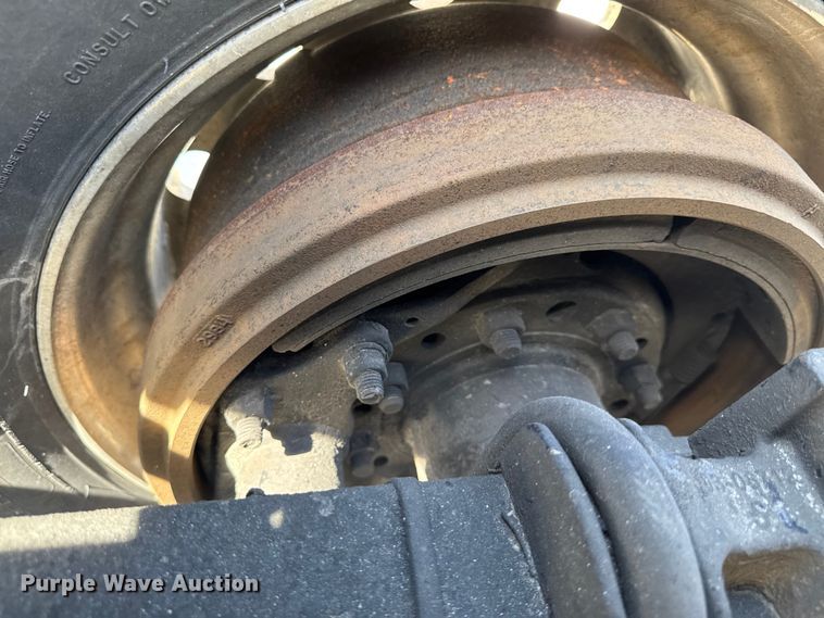 image for item EQ5025 2019 Kenworth T680 semi truck