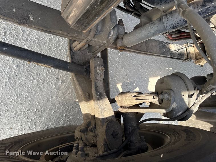 image for item EQ5025 2019 Kenworth T680 semi truck