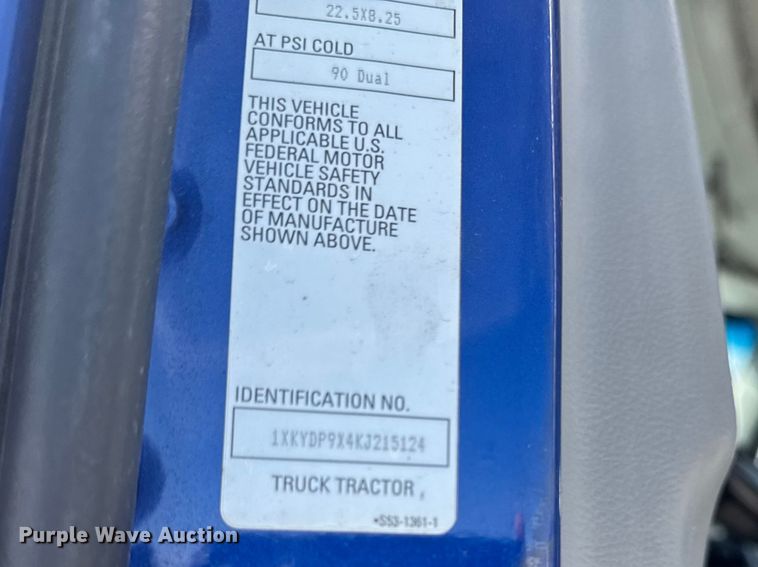 image for item EQ5025 2019 Kenworth T680 semi truck