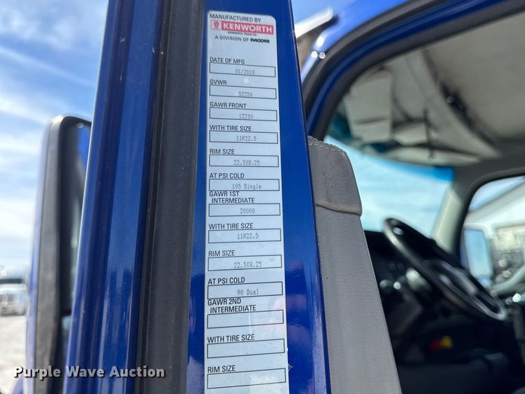 image for item EQ5025 2019 Kenworth T680 semi truck