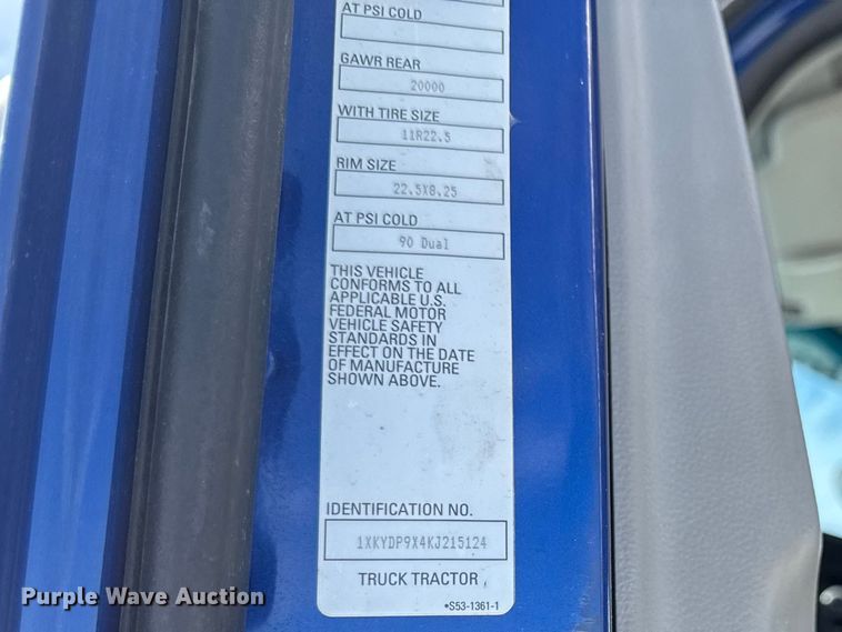 image for item EQ5025 2019 Kenworth T680 semi truck