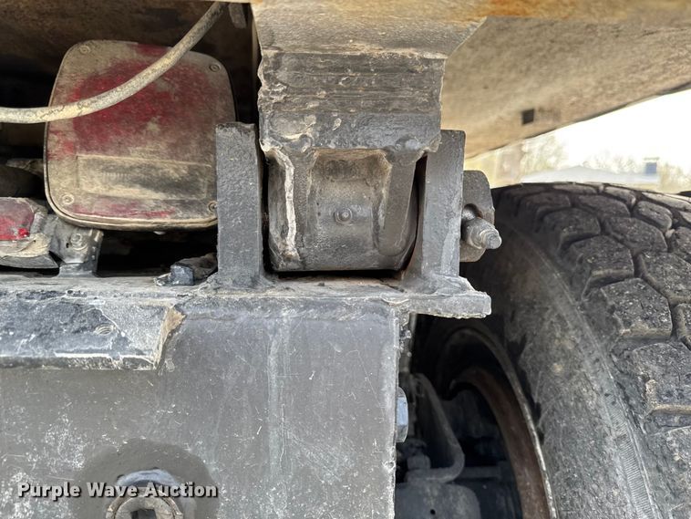 image for item EQ5026 1991 Mack RD dump truck