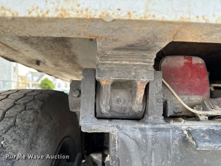 image for item EQ5026 1991 Mack RD dump truck