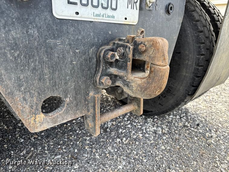 image for item EQ5026 1991 Mack RD dump truck