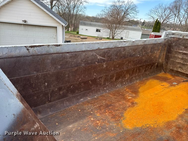 image for item EQ5026 1991 Mack RD dump truck