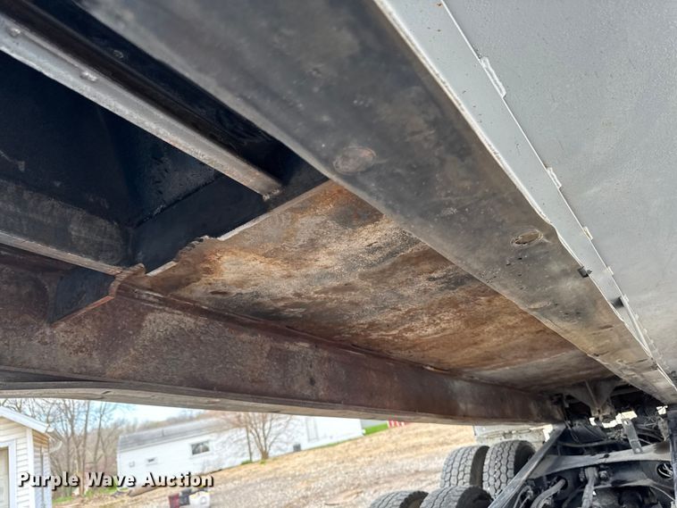 image for item EQ5026 1991 Mack RD dump truck