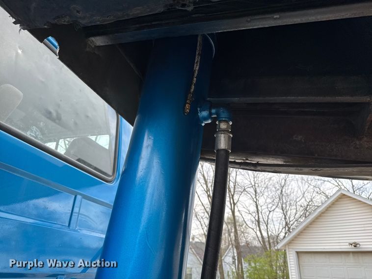 image for item EQ5026 1991 Mack RD dump truck