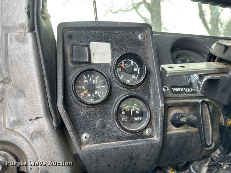 image for item EQ5026 1991 Mack RD dump truck