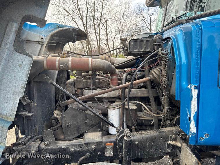 image for item EQ5026 1991 Mack RD dump truck