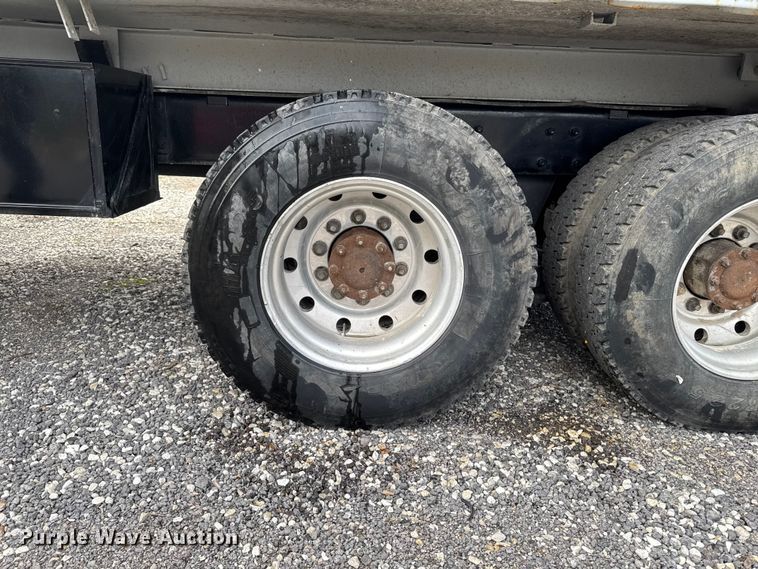 image for item EQ5026 1991 Mack RD dump truck