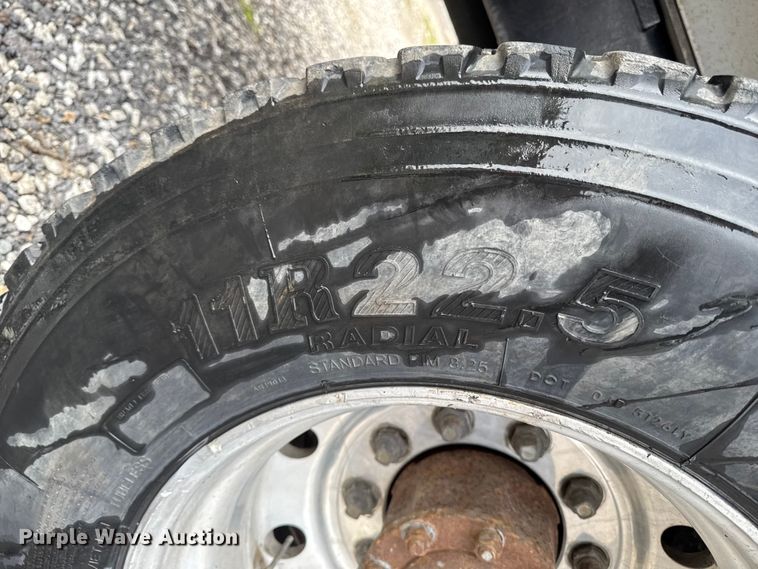 image for item EQ5026 1991 Mack RD dump truck