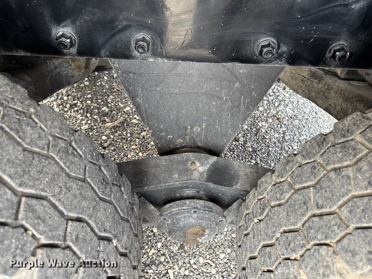 image for item EQ5026 1991 Mack RD dump truck