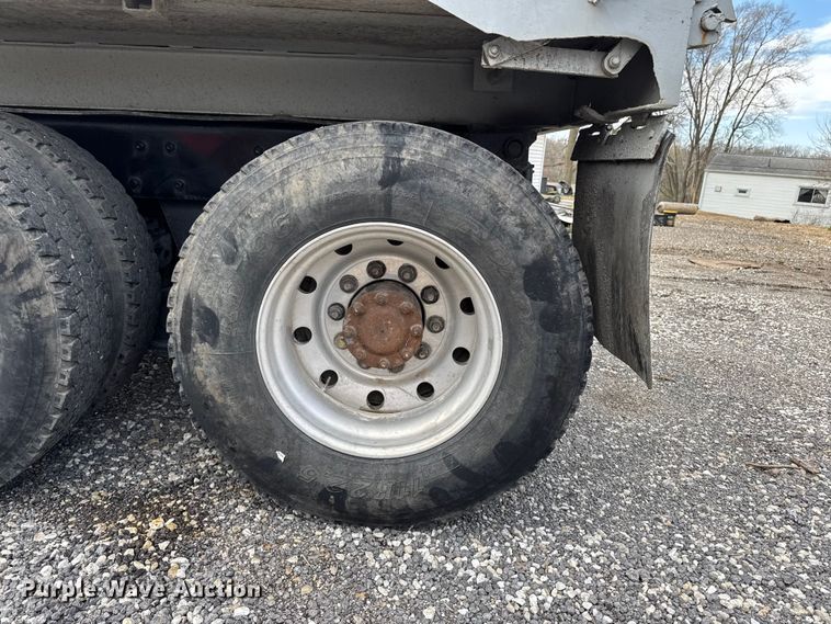 image for item EQ5026 1991 Mack RD dump truck