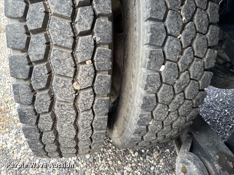 image for item EQ5026 1991 Mack RD dump truck