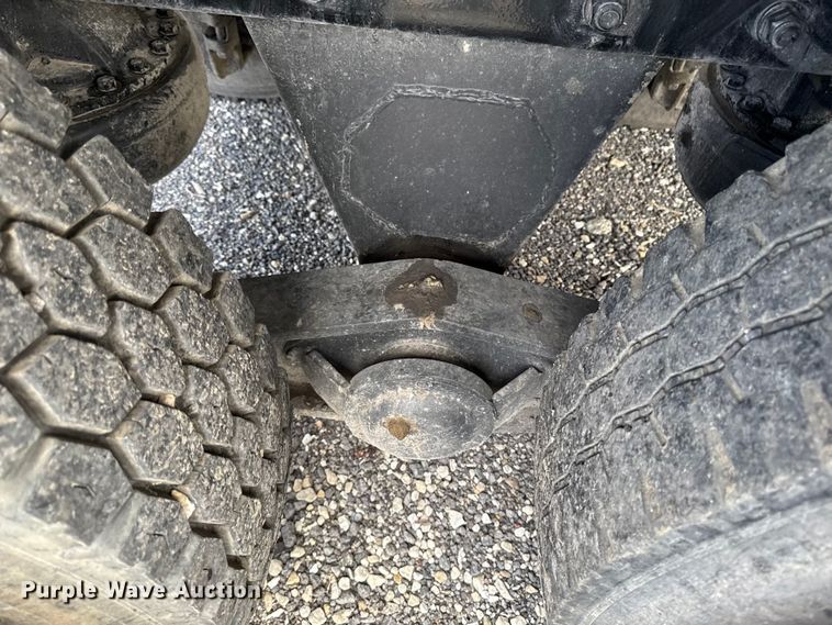 image for item EQ5026 1991 Mack RD dump truck