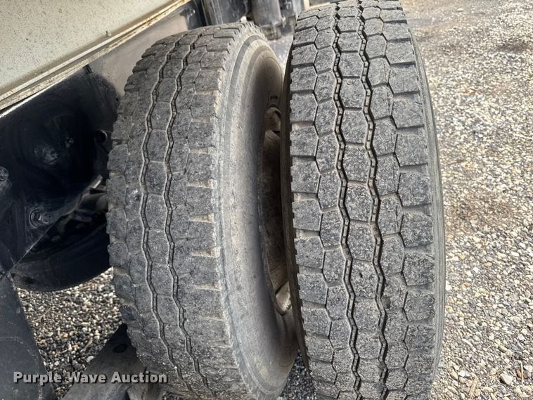 image for item EQ5026 1991 Mack RD dump truck