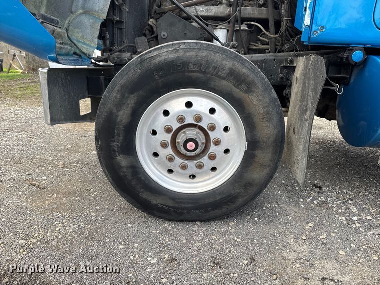 image for item EQ5026 1991 Mack RD dump truck