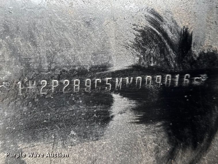 image for item EQ5026 1991 Mack RD dump truck