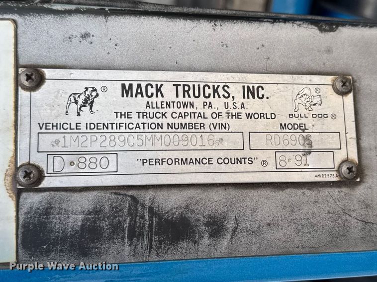 image for item EQ5026 1991 Mack RD dump truck