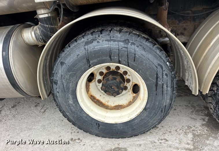 image for item ER0406 2005 International 7400 sewer jetter truck